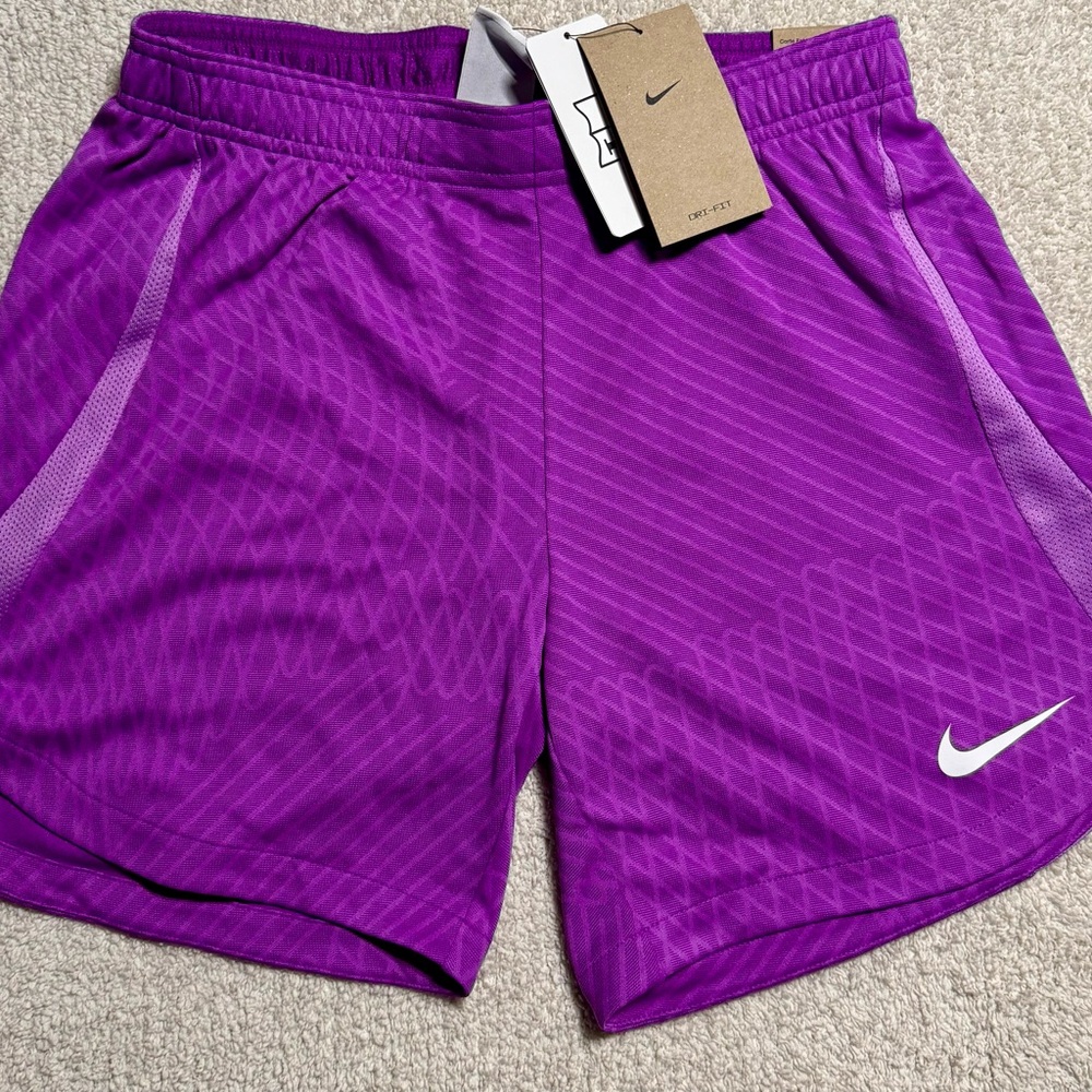 Nike Women’s Strike Shorts